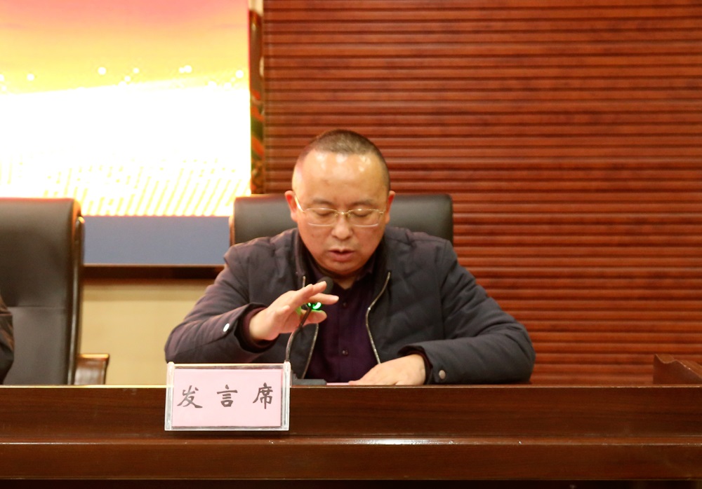 教导处主任张明坤代表高,初中2021届毕业班作表态发言.