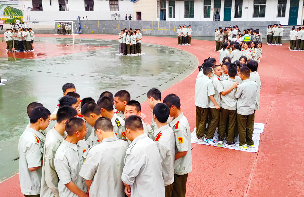 苍溪城郊中学校服图片图片