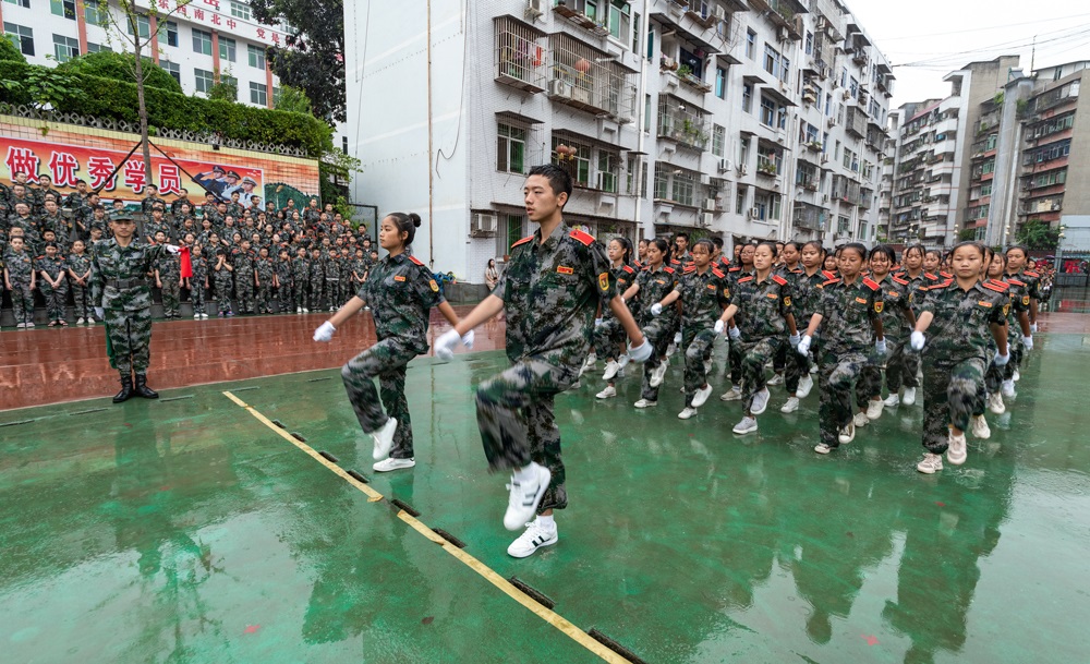 苍溪县城郊中学校服图片